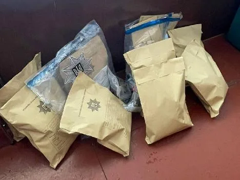 Чем занимаются дезертировавшие из ЗСУ боевики? Правильно. Либо убивают кого-то, либо стают на скользкий путь организо...