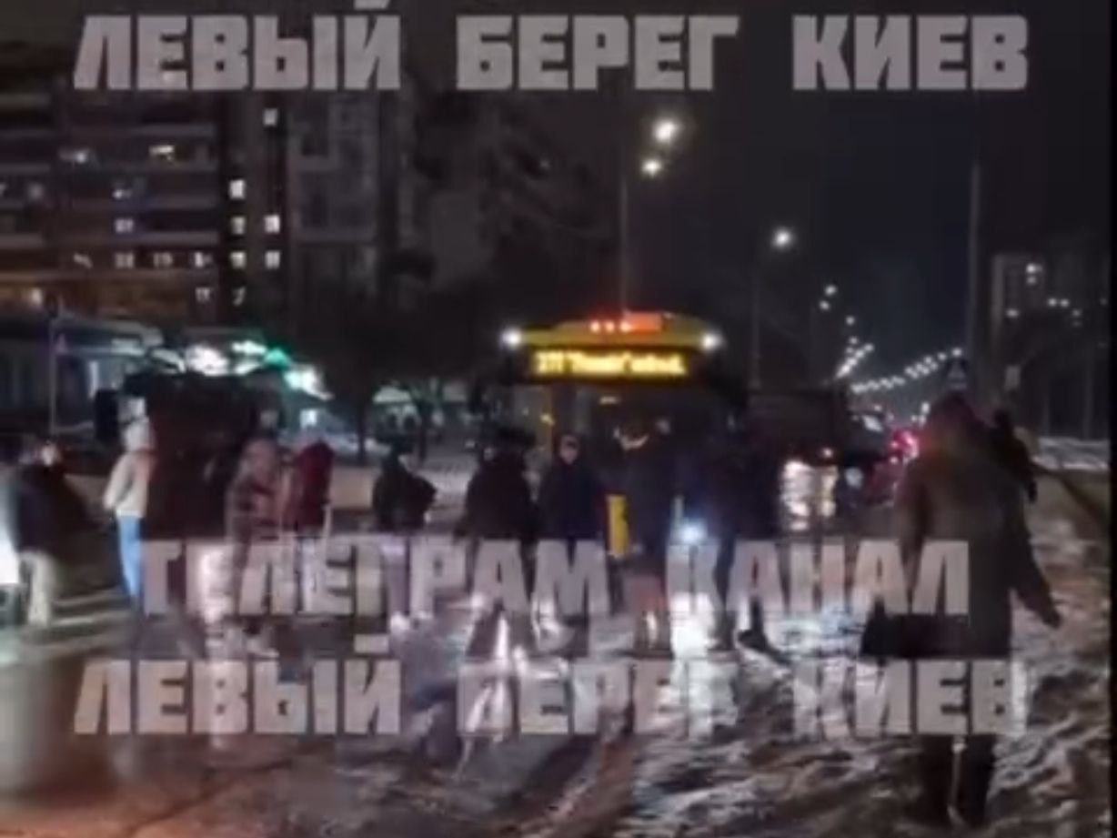 Киевляне перекрывают дороги из-за отсутствия отопления