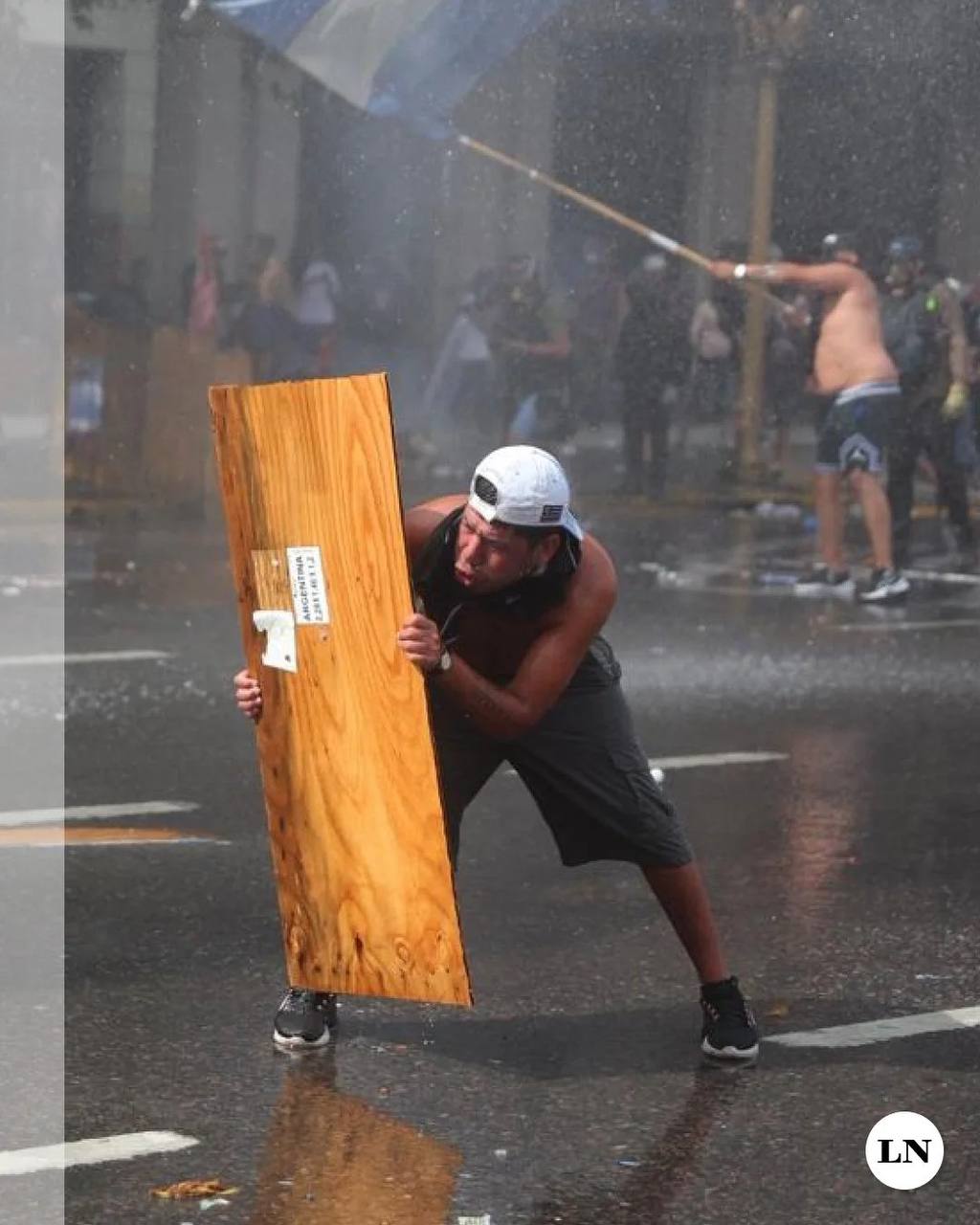 🇷🇺🇦🇷 Посольство РФ в Аргентине выразило обеспокоенность в связи с неприкрытой рекламой наемничества на одном из арген...