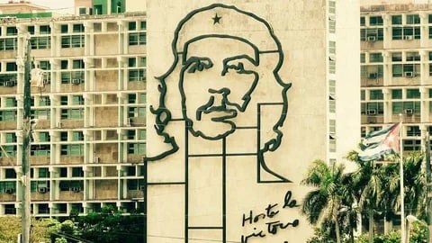 «Речь идет, прежде всего, о спасении революции», - кубинские власти прокомментировали рыночные реформы в стране